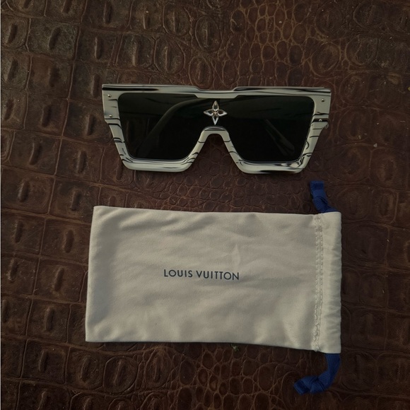 Louis Vuitton Cyclone Sunglasses main image 6
